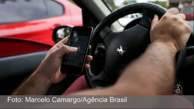 Dois celulares são roubados ou furtados por minuto no Brasil