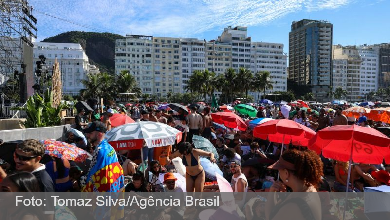 Fãs de Lady Gaga acampam nas areias de Copacabana para ver show