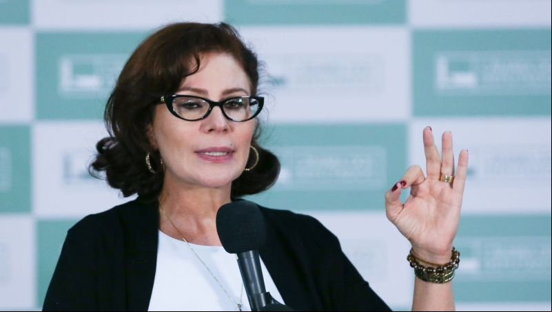 Alexandre de Moraes decreta prisão de Carla Zambelli