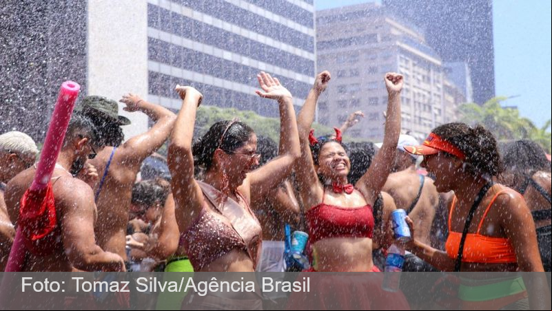 Dezenas de blocos de rua se apresentam neste final de semana no Rio